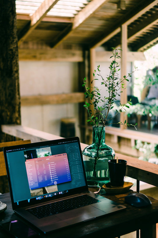 Top 10 Must-Have Gadgets for Digital Nomads in 2025