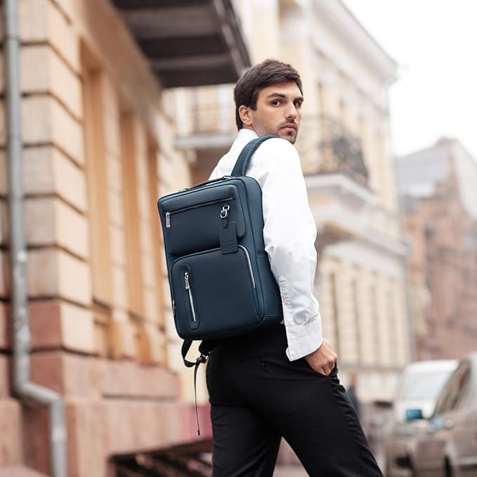 Maverick & Co. Explorer Light Backpack, Compatible with 15.6" laptop, for Men & Women (Navy)