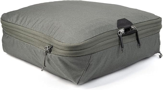 Peak Design Ultralight Mesh Packing Cube, Sage, Stretchy Mesh Luggage Cube with Strap Attachment Points and Luggage Pass Throughs, Zipper Opening, Travel Organizer for Men and Women, Size M