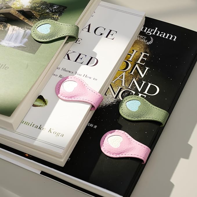 2Pcs Magnetic Leather Bookmarks with Gift Box, Magnetic Pen Holder Book Marks Clip Gift for Book Lover Readers Men Women Teachers Students, Heart (Pink+Green)