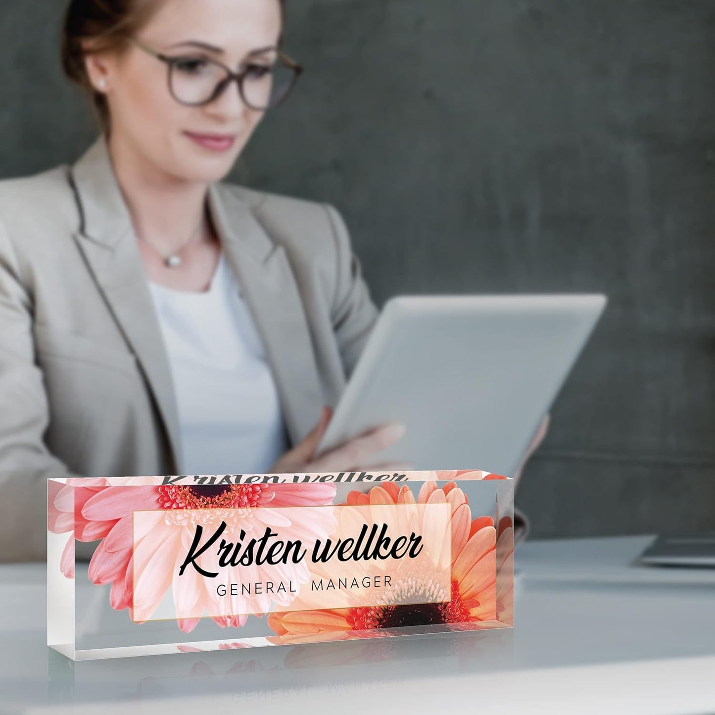 Custom Name Plate for Desk, Desk Name Plate Personalized Acrylic Office Desk Decor for Women and Men, Employee Appreciation Gifts Office Gifts for Boss, Manager, Teacher, Nurse