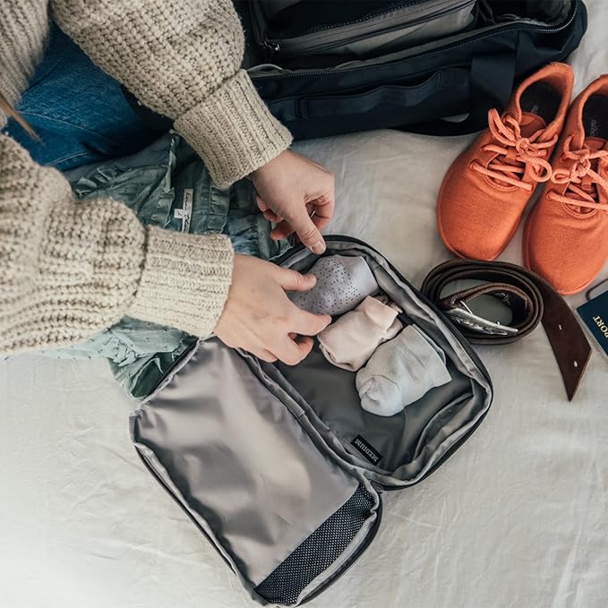 YETI Crossroads Packing Cube for YETI Bags, Duffels, and Luggage, Gray, Medium