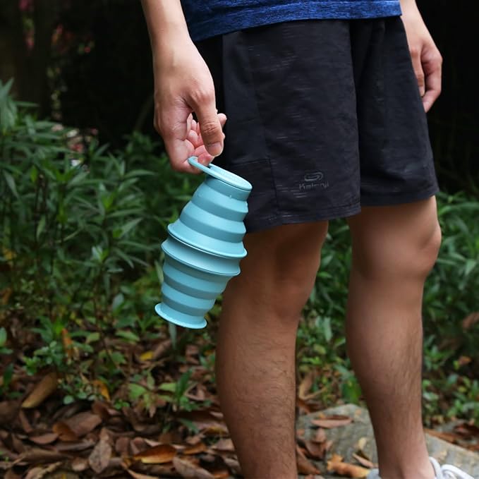 Nefeeko Collapsible Water Bottle,17oz(500ml) Reuseable BPA Free Silicone Foldable Water Bottles for Travel Gym Camping Hiking, Portable Leak Proof Sports Water Bottle with Carabiner