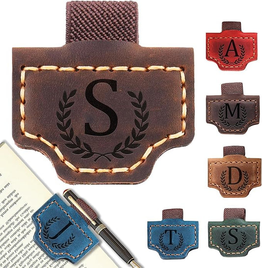Personalized Bygone Mark Bookmark with Pen Holder, Leather Magnetic Bookmark 26 Letters Name Initial Bookmarks for Readers, Book Lover Gifts for Women Men Notebook Accessories (Coffee, S)