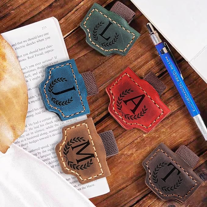 Personalized Bygone Mark Bookmark with Pen Holder, Leather Magnetic Bookmark 26 Letters Name Initial Bookmarks for Readers, Book Lover Gifts for Women Men Notebook Accessories (Red, Z)