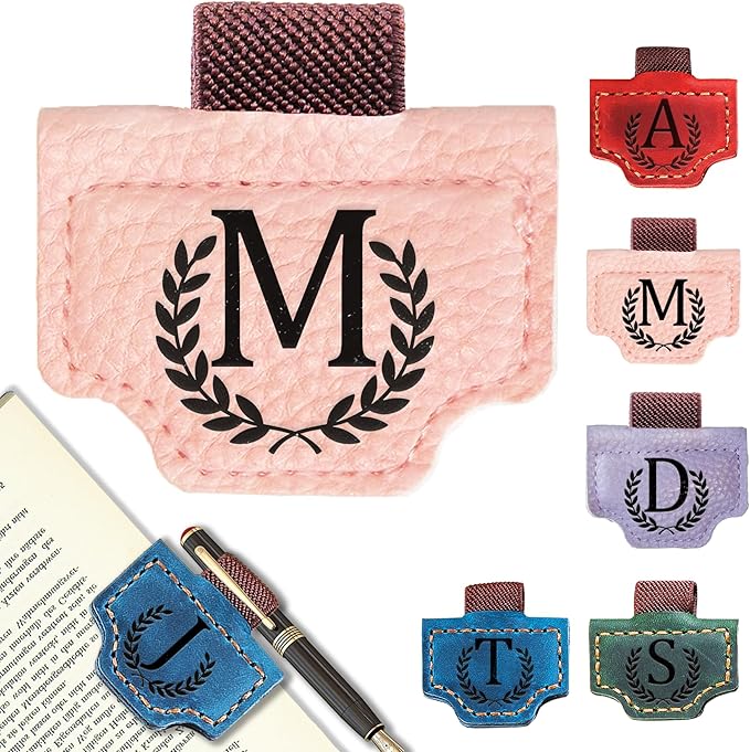 Personalized Bygone Mark Bookmark with Pen Holder, Leather Magnetic Bookmark 26 Letters Name Initial Bookmarks for Readers, Book Lover Gifts for Women Men Notebook Accessories (Pink, M)