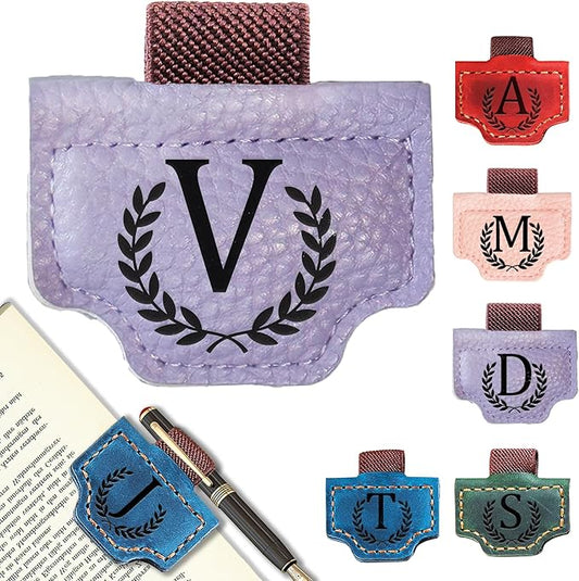 Personalized Bygone Mark Bookmark with Pen Holder, Leather Magnetic Bookmark 26 Letters Name Initial Bookmarks for Readers, Book Lover Gifts for Women Men Notebook Accessories (Purple, V)