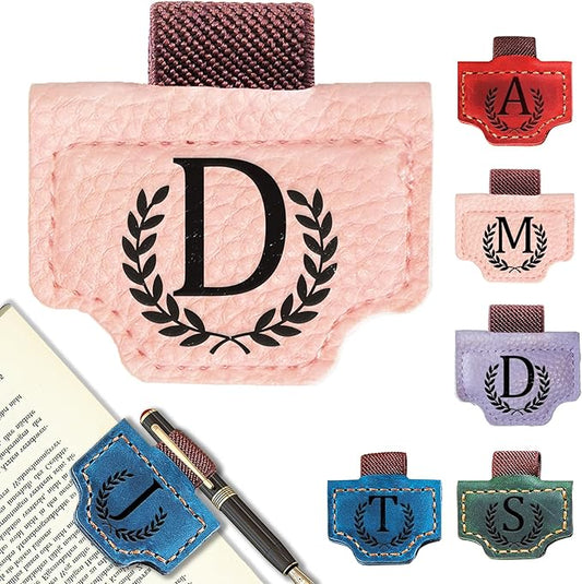 Personalized Bygone Mark Bookmark with Pen Holder, Leather Magnetic Bookmark 26 Letters Name Initial Bookmarks for Readers, Book Lover Gifts for Women Men Notebook Accessories (Pink, D)
