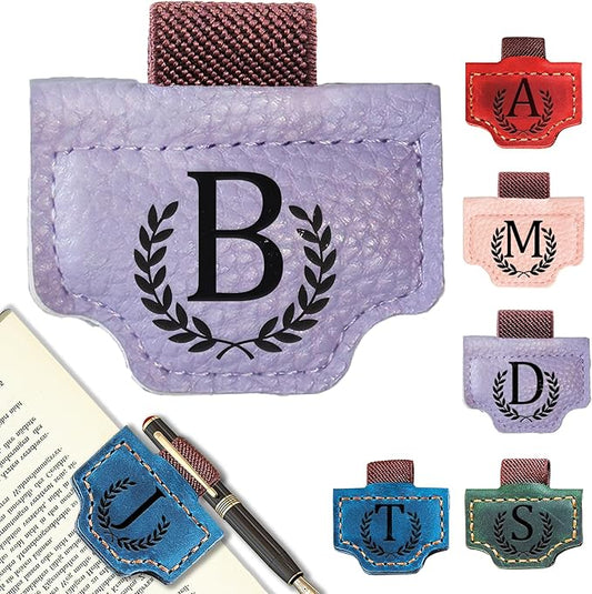 Personalized Bygone Mark Bookmark with Pen Holder, Leather Magnetic Bookmark 26 Letters Name Initial Bookmarks for Readers, Book Lover Gifts for Women Men Notebook Accessories (Purple, B)