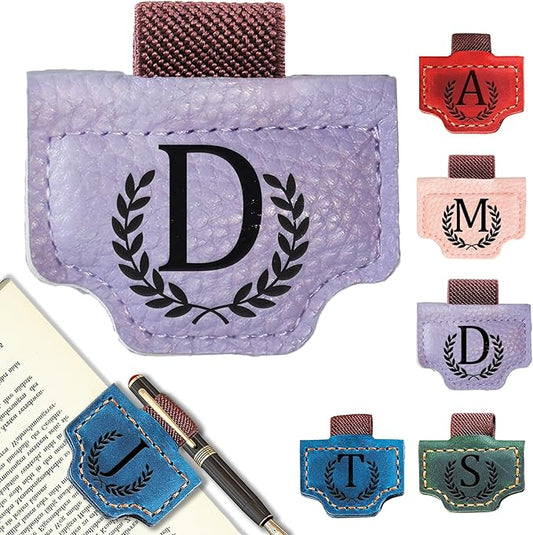 Personalized Bygone Mark Bookmark with Pen Holder, Leather Magnetic Bookmark 26 Letters Name Initial Bookmarks for Readers, Book Lover Gifts for Women Men Notebook Accessories (Purple, D)