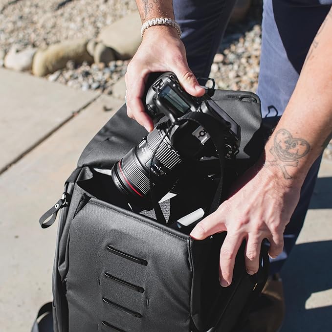 Peak Design Everyday Backpack 30L, Black, MagLatch Top, Dual Side Access, FlexFold Dividers, Fits 15" or 16" Laptop, For Camera Carry, Daily Commutes or Travel, Versatile Backpack for Men and Women