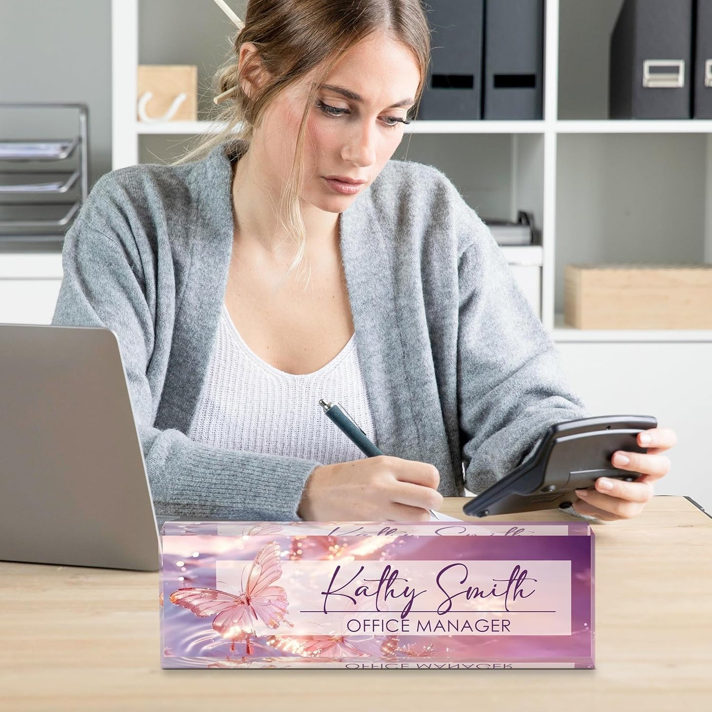 Personalized Name Plate for Desk, Custom Desk Name Plate, Acrylic Name Plate Office Desk Accessories, Personalized Office Gifts for Coworkers Teachers, Employee Appreciation Gifts (Purple Crystal)